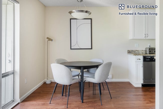 Photo - 877 Heatherstone Way Unit FL2-ID443