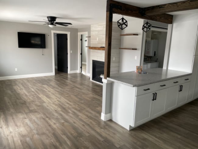 Photo - 165 S 7th St