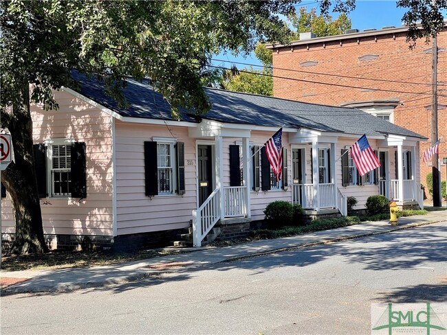 Photo - 219 W Taylor St Townhome