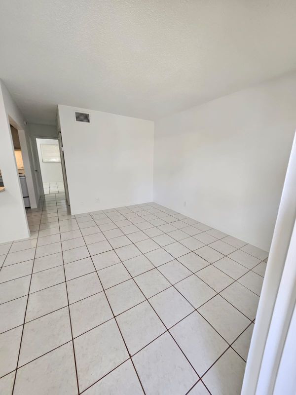 Photo - 1150 NE 17th Ct