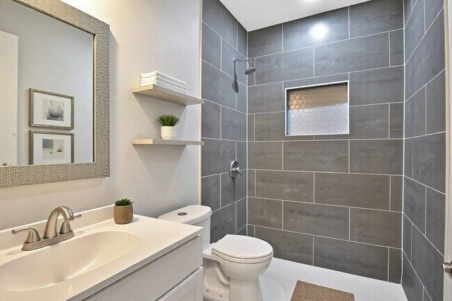 Photo - 6205 Lovett Ave Unit 6205 Lovett avenue - #L