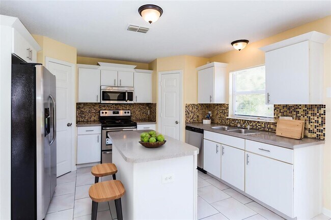 Photo - 616 Floridian Dr