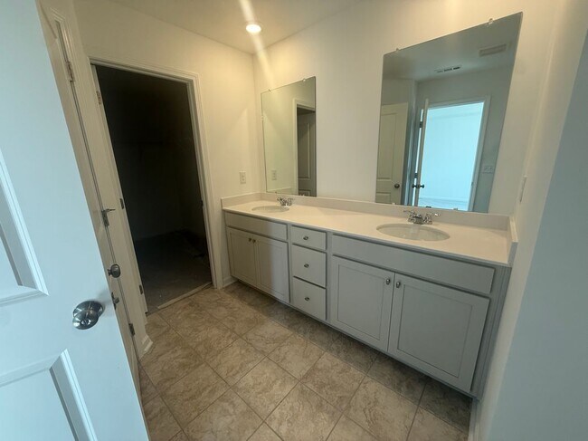 Photo - 6204 Kenbrook Dr