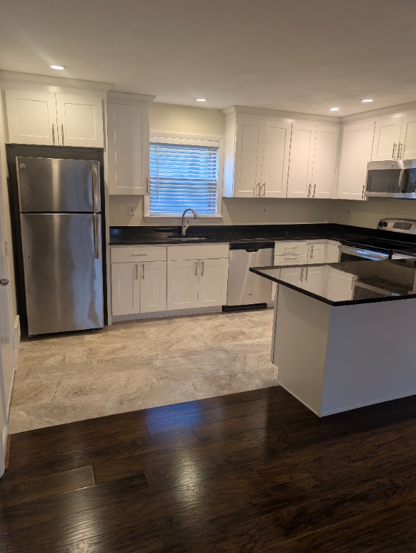 Building Photo - 5 Edwards St