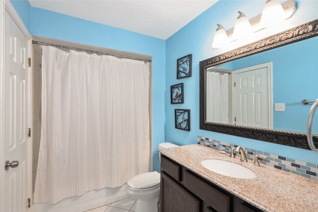 Photo - 3220 69th St Unidad L6