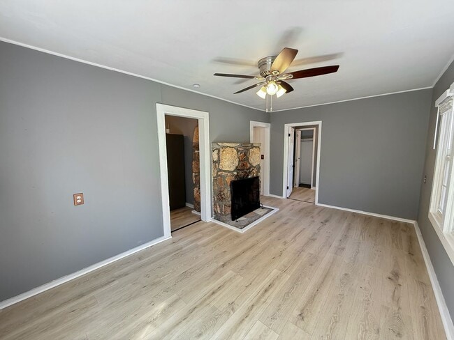 Photo - AVAILABLE NOW 2B/1B Lake View Living in the Heart of Osage Beach