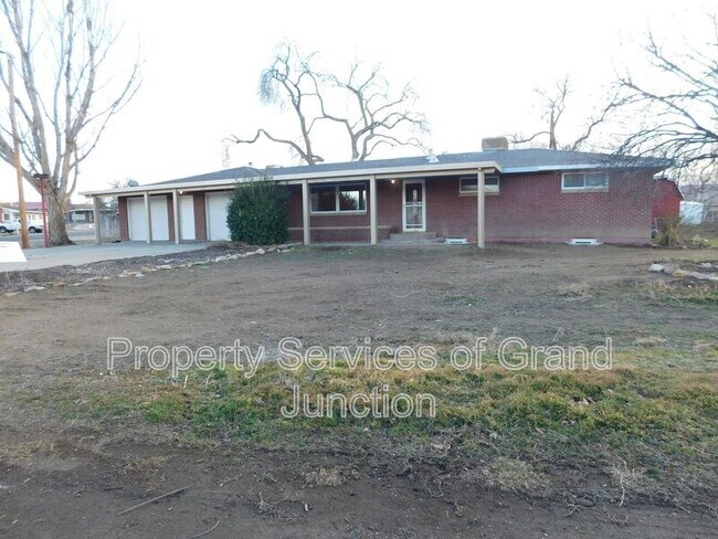 Photo - 193 Thompson Rd