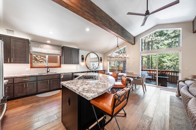 Photo - 198 Country Club Dr