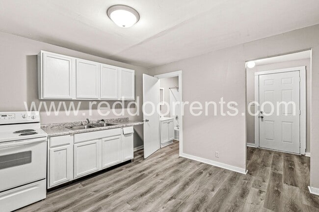 Photo - 970 Edgemont Ave