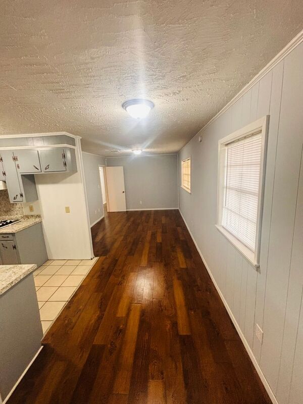 Photo - 6735 Harry S Truman Dr