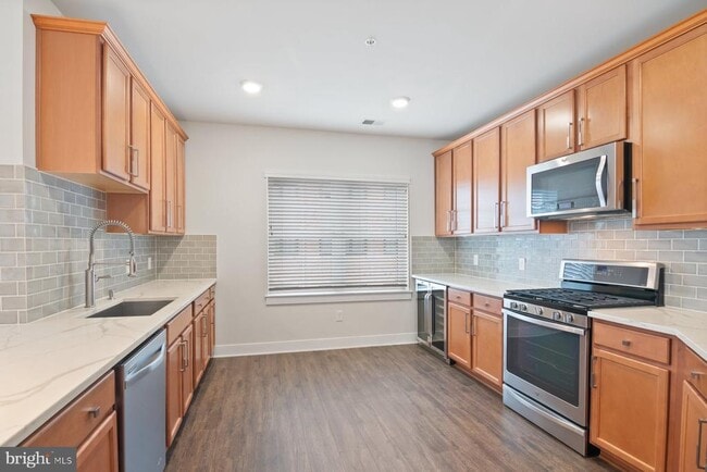 Photo - 2907 Bleeker St Unit 204