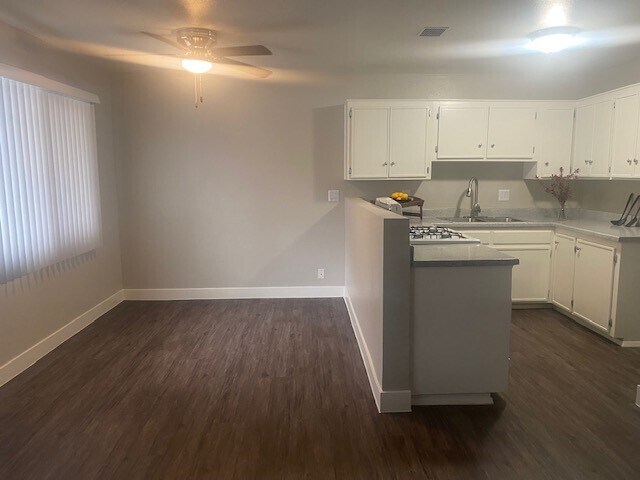 TUSTIN ARMS APARTMENTS