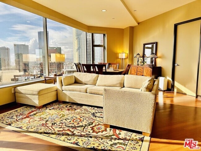 Building Photo - 801S S Grand Ave Unit 2201 Rental