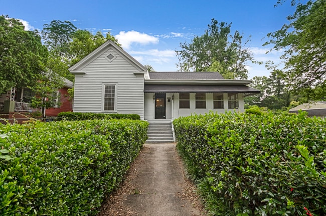 Photo - 1394 Ross St