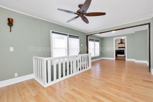 Photo - 2202 Kane St