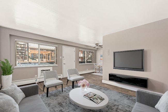 101 W Egbert St Unit 131-102