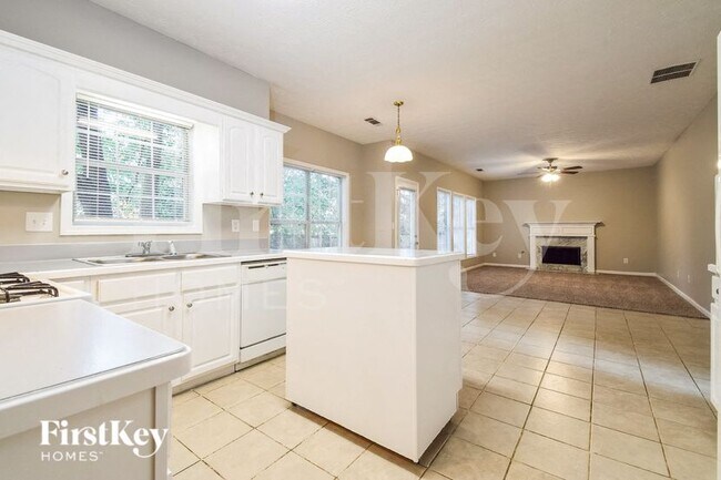 Photo - 821 Charles Hall Dr