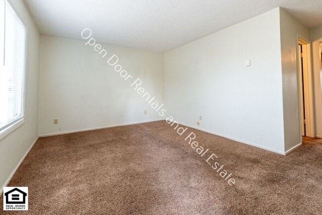 Photo - 926 East Ave