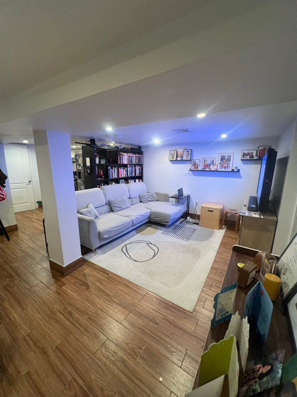 Photo - 370 E 32nd St Unidad 1