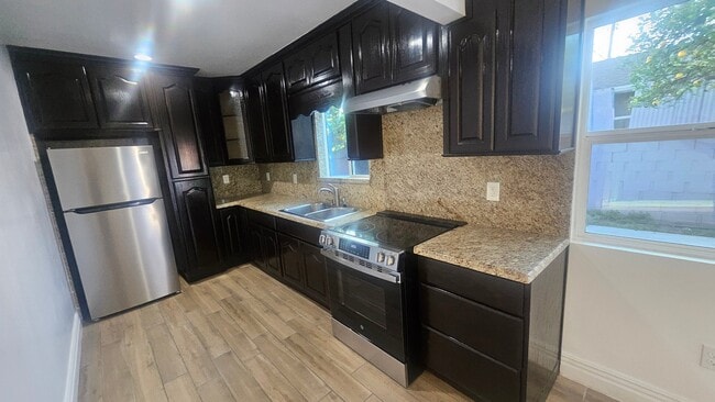 Photo - 1119 S Chester Ave Unit 1119