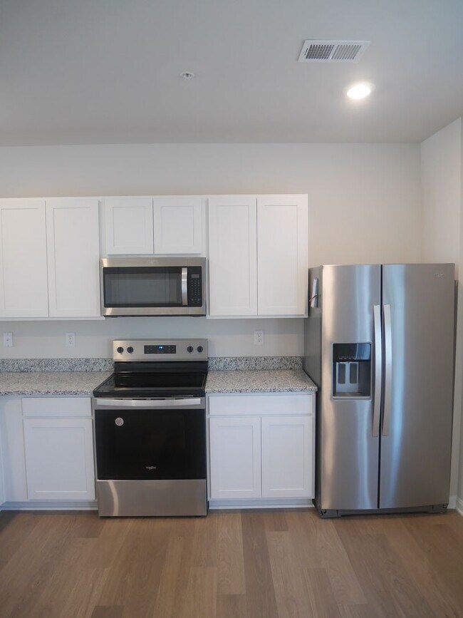 Photo - Stylish Townhome in Sassafras Meadows – Re...