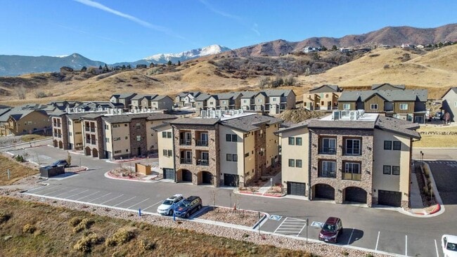 Building Photo - 1 bed, 1 bath Top Floor near Garden of the Gods Unit Silverstone 5661 #301