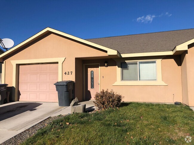 Building Photo - 3  Bedroom 2 Bath Duplex for Rent in Quincy Rental