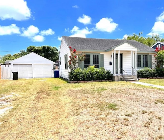 Building Photo - 1214 Logan Ave