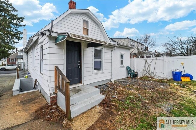 Photo - 56 Caroline Ave