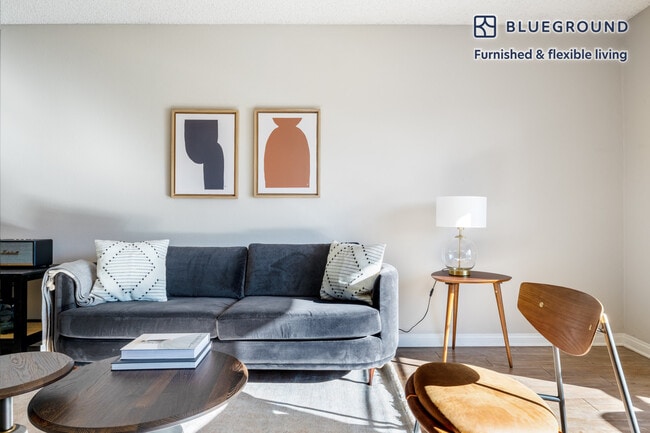 Photo - 3939 Veselich Ave Unidad FL2-ID422