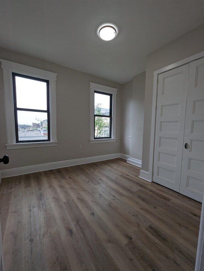 Photo - 215 64th St Unidad 5