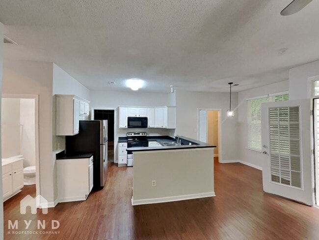 Photo - 6027 Briggs Dr