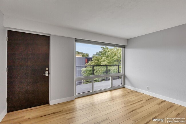 Photo - 752 Bellevue Ave E Unit 310