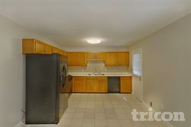 Photo - 649 Stratford Dr