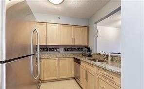 Photo - 10101 Grosvenor Pl