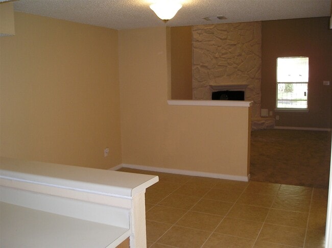 Photo - 5810 Twisted Pine Ct Unidad B