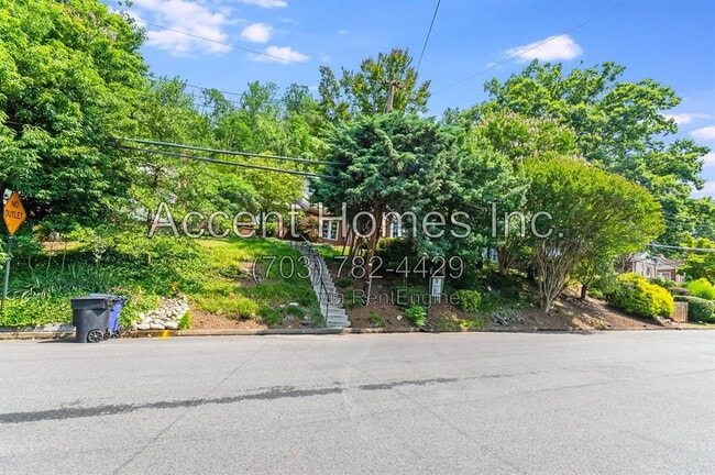 Photo - 813 31st St S