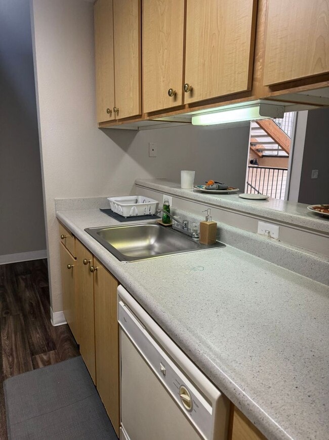 Photo - Life Just Got Better Come See For Yourself At Powell Court Apartments!! Unit 53