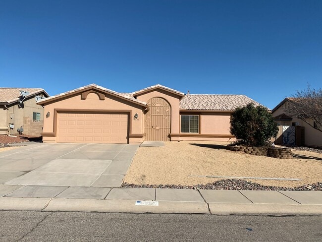 Building Photo - 4BD/2BA/2CG 1900 sf in Canyon de Flores subdivision, Sierra Vista, AZ