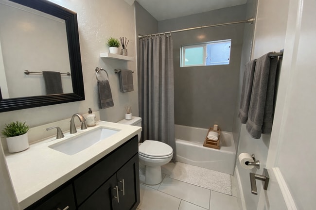 Photo - AC! In Unit Washer & Dryer! Reserved Onsite Parking! Downstairs Home! Unit 4523 Wilson Avenue