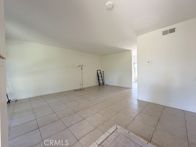 Photo - 775 Hampshire Ln