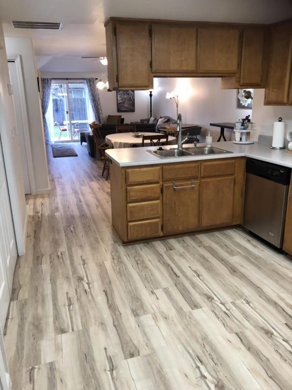 Photo - 525 Primrose Dr