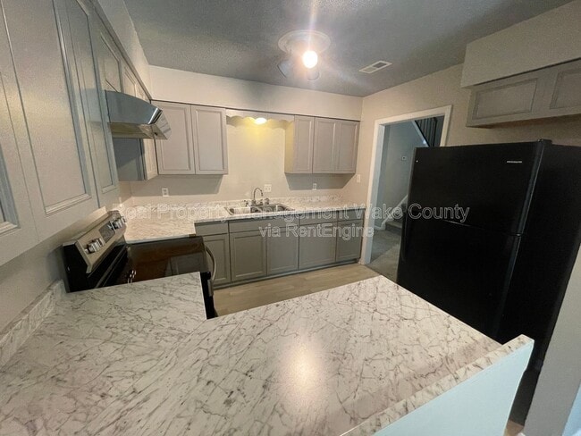 Photo - 4702 Walden Pond Dr Unit Apt D