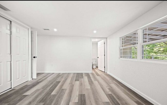 Photo - 739 NW Palm Dr