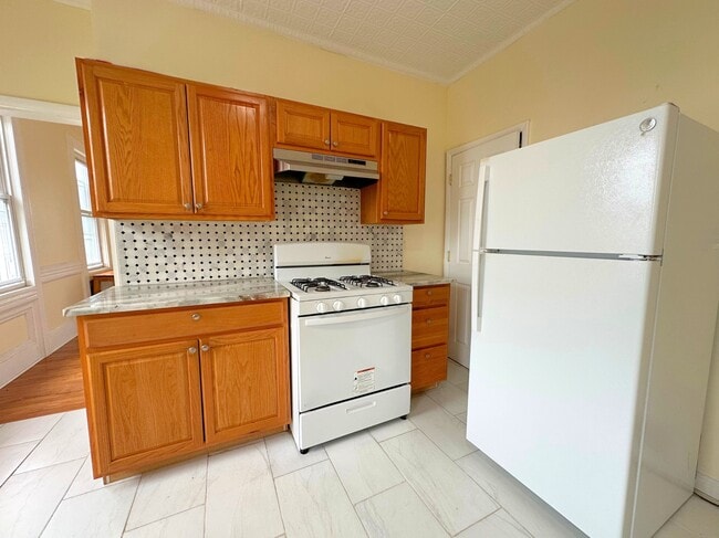 Stove and Fridge included. - 184 Knickerbocker Ave Unit 3rd Floor