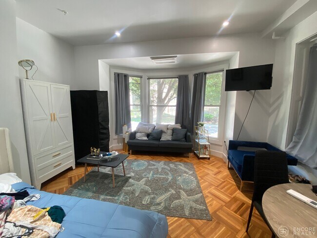 21 Regent Cir Unit 1