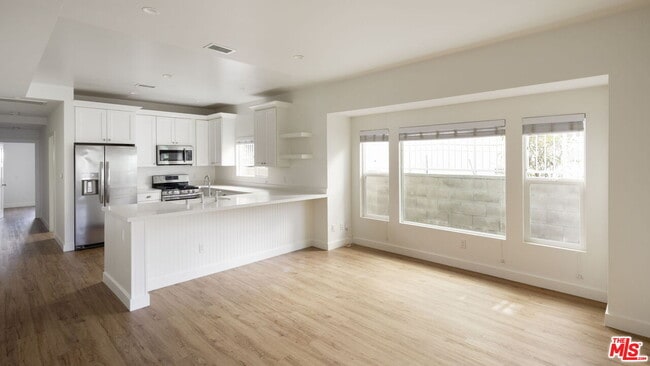 Photo - 727 N La Fayette Park Pl Unidad 4