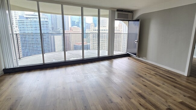 Photo - 300 N State St Unit 3132