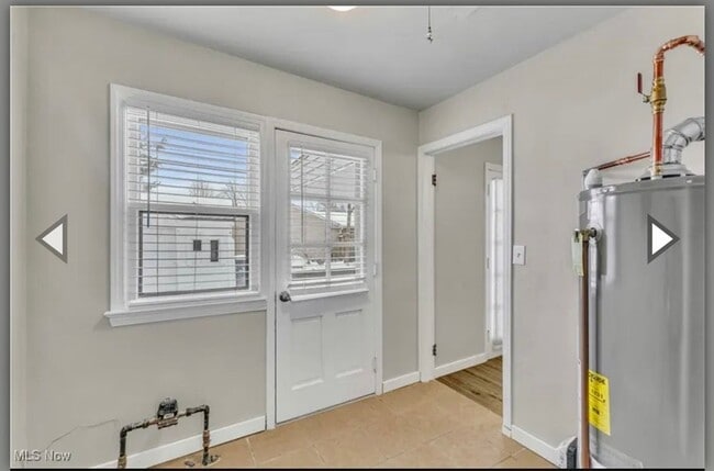 Photo - 595 Oakmoor Ave