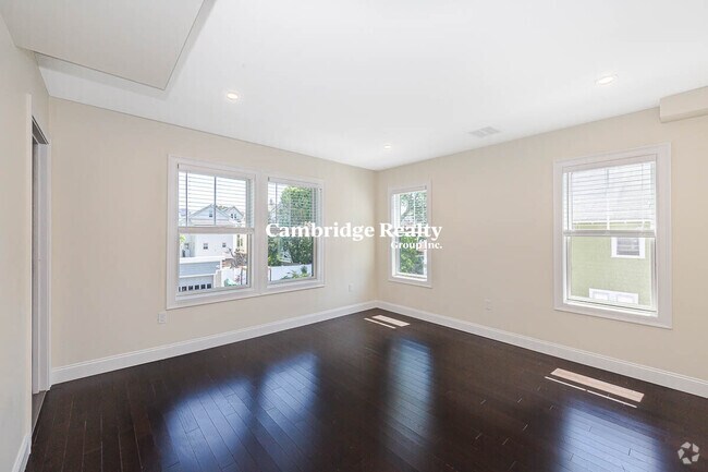 Building Photo - 120 Jerome St Unit T Rental